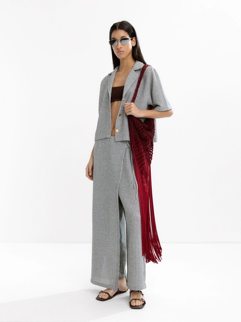 Женские серые штаны Parfois артикул 233593 _BM FW2025 Фото ракурс 4 - Женские серые штаны Parfois артикул 233593 _BM FW2025