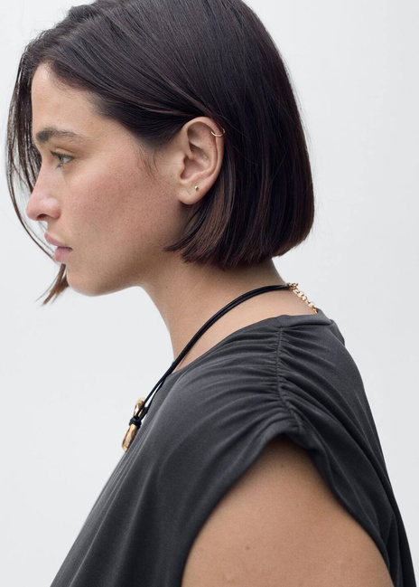 Фото ракурс 7 - Жіноча чорна футболка Mango артикул 87039217 95 8 season