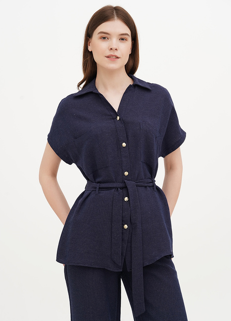 Жіноча синя сорочка EQUILIBRI артикул W491 063 100 NAVY BLUE SS2025 Фото ракурс 1 - Жіноча синя сорочка EQUILIBRI артикул W491 063 100 NAVY BLUE SS2025