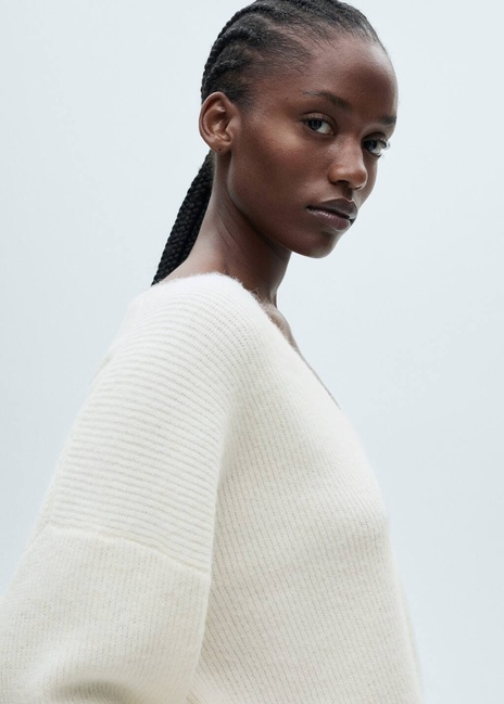 Фото ракурс 5 - Женский молочный джемпер Mango артикул 87090423 05 8 season