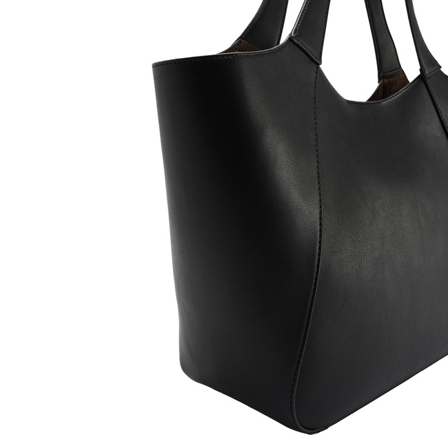 Жіноча чорна сумка Parfois артикул 241023 _BK FW2025 Фото ракурс 4 - Жіноча чорна сумка Parfois артикул 241023 _BK FW2025