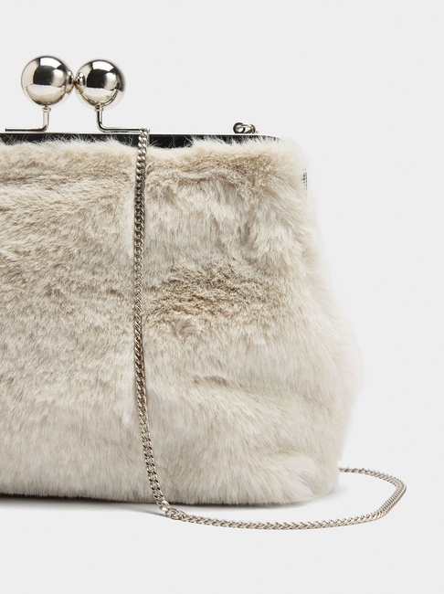 Фото ракурс 3 - Жіноча молочна сумка Parfois артикул 241096 _EC FW2025