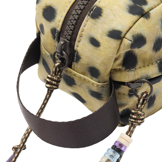 Женская бежевая косметичка Parfois артикул 239677 _BM FW2025 Фото ракурс 3 - Женская бежевая косметичка Parfois артикул 239677 _BM FW2025