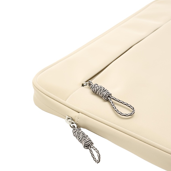 Фото ракурс 3 - Женский бежевый чехол Parfois артикул 231253 _BG SS2025