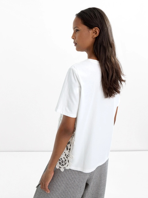 Жіноча біла футболка Parfois артикул 233639 _WT FW2025 Фото ракурс 2 - Жіноча біла футболка Parfois артикул 233639 _WT FW2025