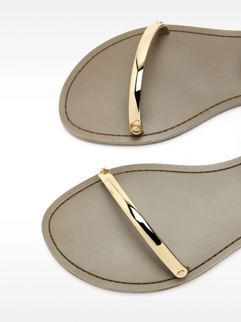 Фото ракурс 5 - Жіночі коричневі босоніжки Parfois артикул 233821 _TU FW2025