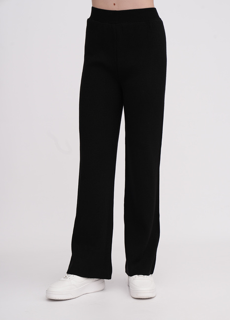 Фото ракурс 1 - Жіночі чорні штани EQUILIBRI артикул W391 051 200 Black FW2025