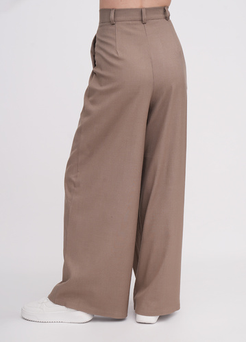 Фото ракурс 2 - Жіночі бежеві брюки EQUILIBRI артикул BW466002 000 Beige FW2025