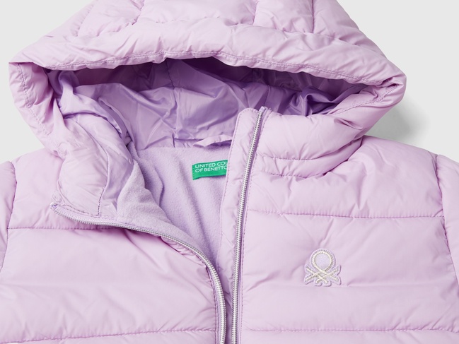 Фиолетовая куртка для девочек Benetton артикул 2LETCN04Y.G 054 25A Фото ракурс 3 - Фиолетовая куртка для девочек Benetton артикул 2LETCN04Y.G 054 25A