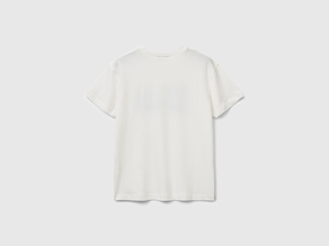 Белая футболка для мальчиков Benetton артикул 3I1XC10Q4.G 074 25A Фото ракурс 2 - Белая футболка для мальчиков Benetton артикул 3I1XC10Q4.G 074 25A