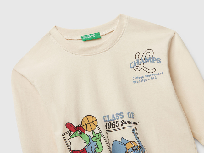 Бежевий лонгслів для хлопчиків Benetton артикул 35RYG10K4.P 3C9 25A Фото ракурс 3 - Бежевий лонгслів для хлопчиків Benetton артикул 35RYG10K4.P 3C9 25A