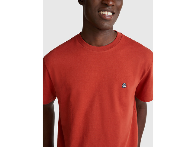 Фото ракурс 4 - Чоловіча червона футболка Benetton артикул 3MI5J1AF7 61J 25A