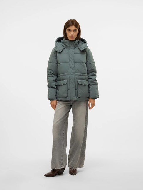 Фото ракурс 4 - Женская зелёная куртка Vero Moda  артикул 10311292 BALSAM GREEN FW2024