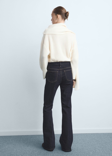 Жіночі сині джинси Mango артикул 27031191 TS 2 season Фото ракурс 2 - Жіночі сині джинси Mango артикул 27031191 TS 2 season