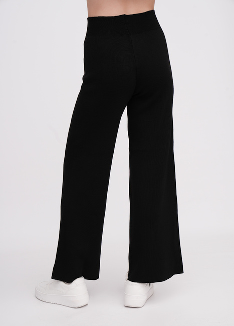 Женские черные штаны EQUILIBRI артикул W391 015 201 Black FW2025 Фото ракурс 2 - Женские черные штаны EQUILIBRI артикул W391 015 201 Black FW2025