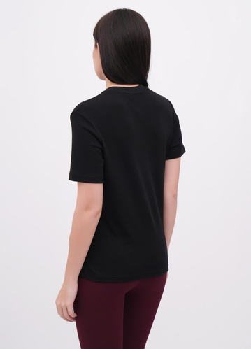 Фото ракурс 2 - Жіноча чорна футболка EQUILIBRI артикул W213 104 000 Black FW2025