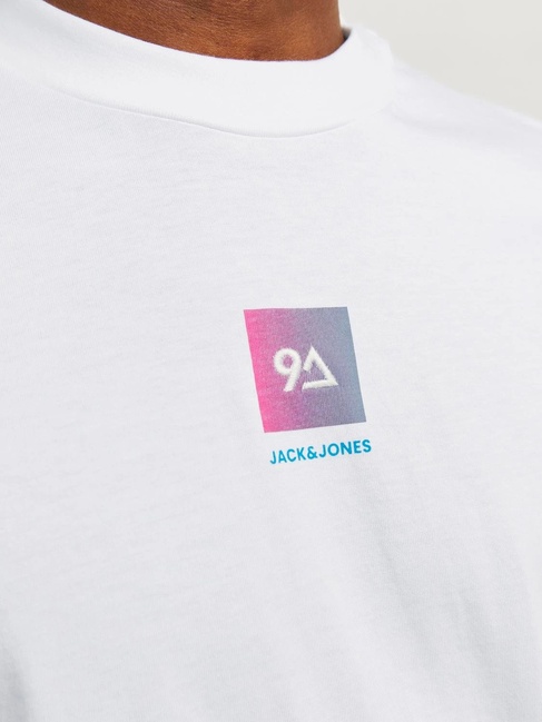 Фото ракурс 4 - Мужская белая футболка Jack & Jones  артикул 12256560 White SS2024