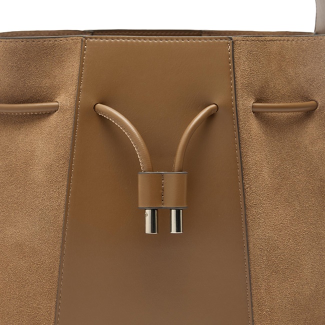 Жіноча коричнева сумка Parfois артикул 239078 _CA FW2025 Фото ракурс 3 - Жіноча коричнева сумка Parfois артикул 239078 _CA FW2025