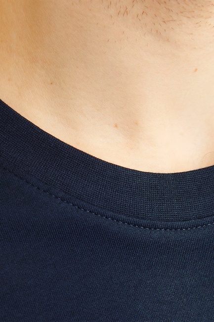 Фото ракурс 3 - Чоловічий синій лонгслів Jack & Jones артикул 12273134 Sky Captain SS2025