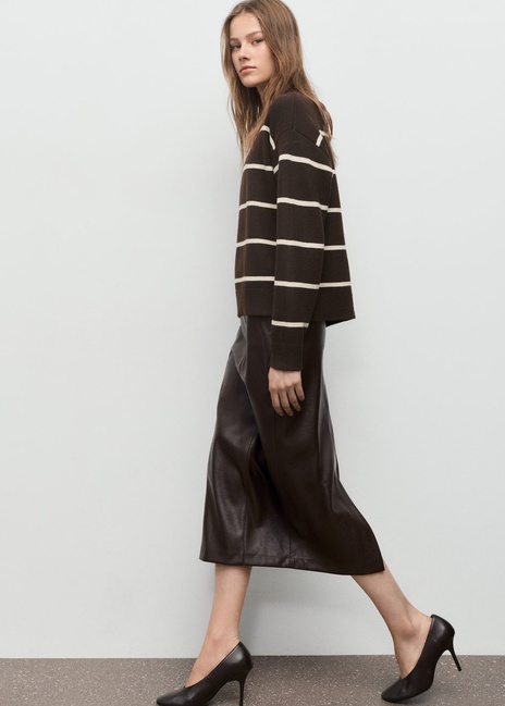 Женский коричневый джемпер Mango артикул 17007789 32 1 season Фото ракурс 5 - Женский коричневый джемпер Mango артикул 17007789 32 1 season