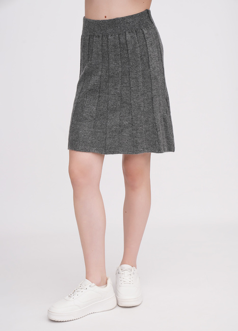 Фото ракурс 1 - Женская серая юбка EQUILIBRI артикул NW391001 200 Grey FW2025