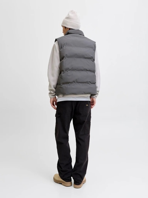 Фото ракурс 2 - Чоловічий сірий жилет Jack & Jones артикул 12278751 castlerock FW2025