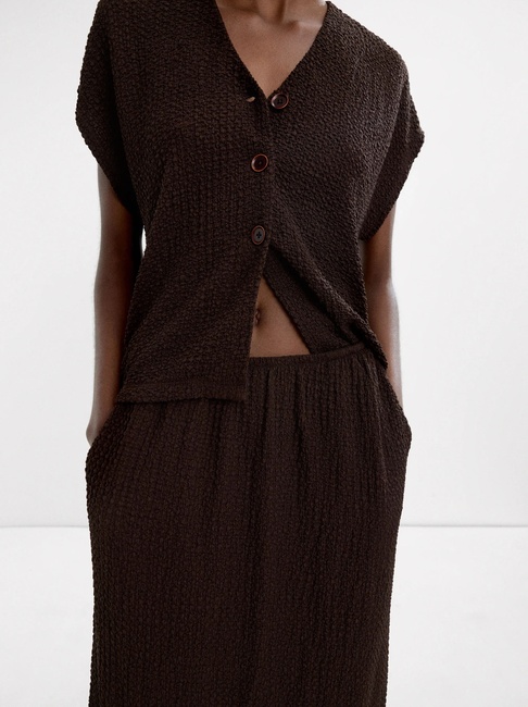 Жіноча коричнева блузка Parfois артикул 236799 _BN FW2025 Фото ракурс 1 - Жіноча коричнева блузка Parfois артикул 236799 _BN FW2025