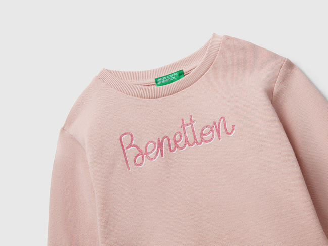 Фото ракурс 3 - Рожевий світшот для дівчаток Benetton артикул 3J70G10JR.P 12U 25A