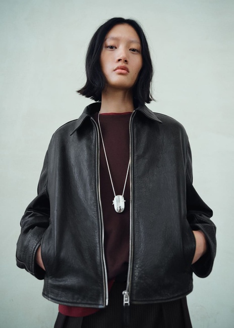 Фото ракурс 1 - Женская черная куртка Mango артикул 17085804 99 1 season