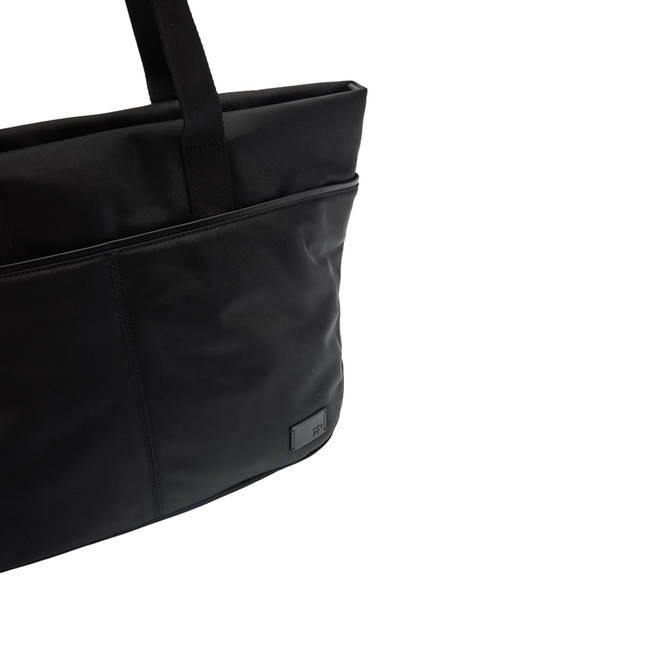 Женская черная сумка Parfois артикул 236808 _BK FW2025 Фото ракурс 3 - Женская черная сумка Parfois артикул 236808 _BK FW2025