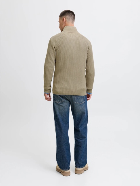 Чоловічий бежевий джемпер Jack & Jones артикул 12278919 Crockery FW2025 Фото ракурс 2 - Чоловічий бежевий джемпер Jack & Jones артикул 12278919 Crockery FW2025