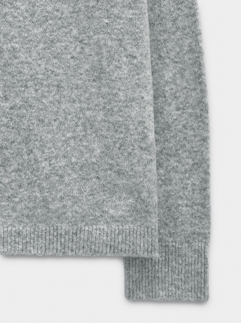 Жіночий сірий светр Parfois артикул 238846 _GY FW2025 Фото ракурс 5 - Жіночий сірий светр Parfois артикул 238846 _GY FW2025