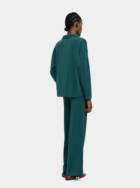 Женские зеленые штаны Parfois артикул 239502 _GN FW2025 Фото ракурс 2 - Женские зеленые штаны Parfois артикул 239502 _GN FW2025