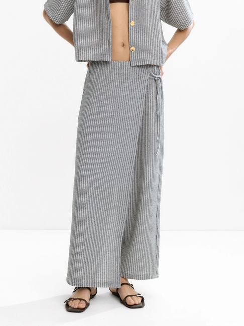 Женские серые штаны Parfois артикул 233593 _BM FW2025 Фото ракурс 1 - Женские серые штаны Parfois артикул 233593 _BM FW2025