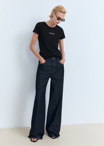 Фото ракурс 1 - Жіноча чорна футболка Mango артикул 17081238 99 1 season