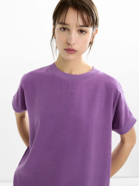 Фото ракурс 4 - Жіноча фіолетова футболка Parfois артикул 232991 _LL FW2025