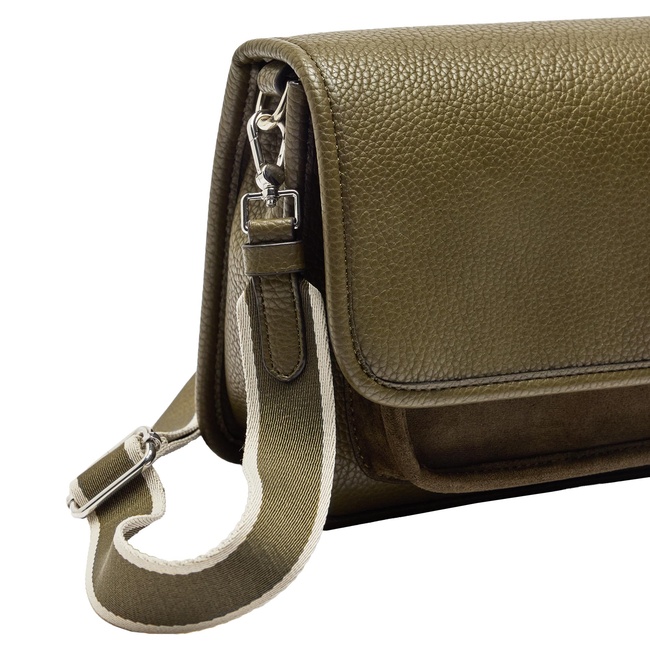 Женская зеленая сумка Parfois артикул 240739 _KK FW2025 Фото ракурс 3 - Женская зеленая сумка Parfois артикул 240739 _KK FW2025