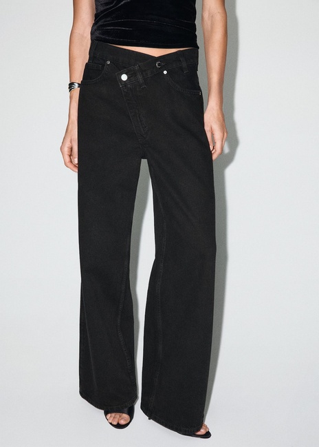 Жіночі чорні джинси Mango артикул 17078640 TN 1 season Фото ракурс 1 - Жіночі чорні джинси Mango артикул 17078640 TN 1 season