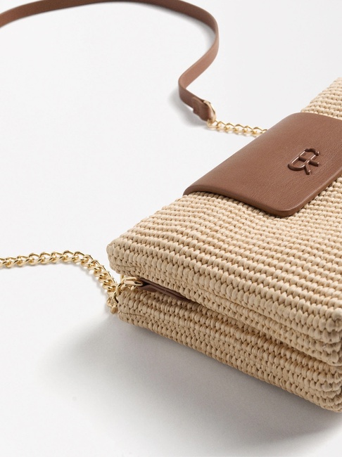 Жіноча бежева сумка Parfois артикул 230449 NCS FW2025 Фото ракурс 3 - Жіноча бежева сумка Parfois артикул 230449 NCS FW2025