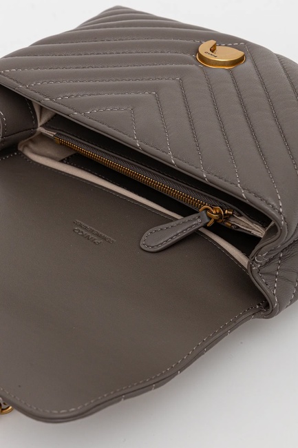 Женская серая сумка Pinko артикул 100044-A0GK K33Q FW2025 Фото ракурс 4 - Женская серая сумка Pinko артикул 100044-A0GK K33Q FW2025