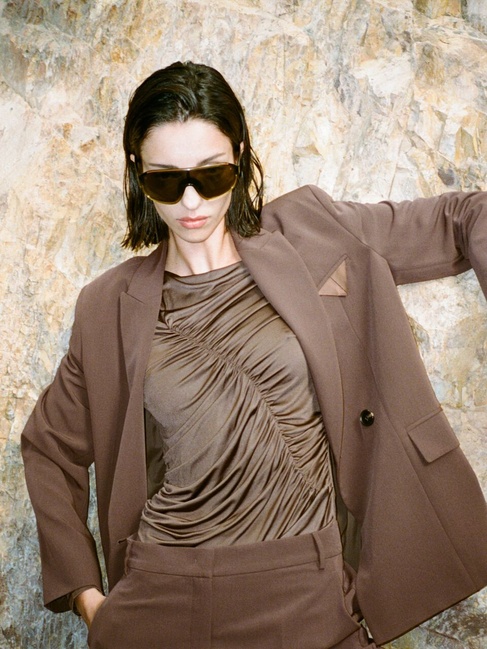 Фото ракурс 7 - Жіночий коричневий пiджак Sisley артикул 2KVXLW02R 0F8 25P