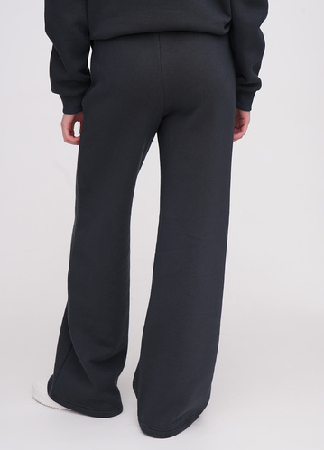 Фото ракурс 2 - Жіночі сірі штани EQUILIBRI артикул W291 052 200 FUME FW2025