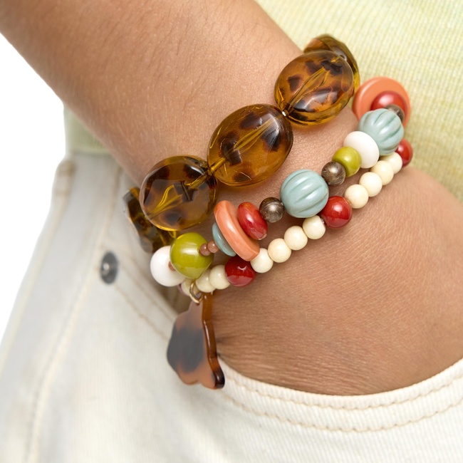 Женский разноцветный браслет Parfois артикул 239981 _HM FW2025 Фото ракурс 4 - Женский разноцветный браслет Parfois артикул 239981 _HM FW2025