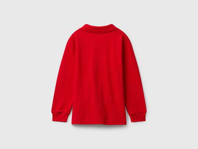 Красный лонгслив для мальчиков Benetton артикул 3089G3009.P 015 25A Фото ракурс 2 - Красный лонгслив для мальчиков Benetton артикул 3089G3009.P 015 25A