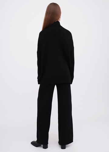 Фото ракурс 2 - Женские черные штаны EQUILIBRI артикул W391 009 201 Black FW2025