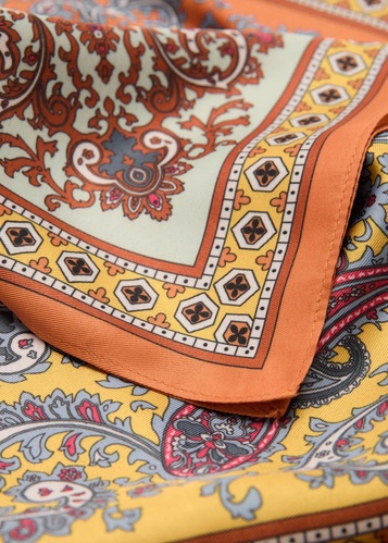 Фото ракурс 2 - Жіночий різнокольоровий шарф Mango артикул 17044089 37 1 season