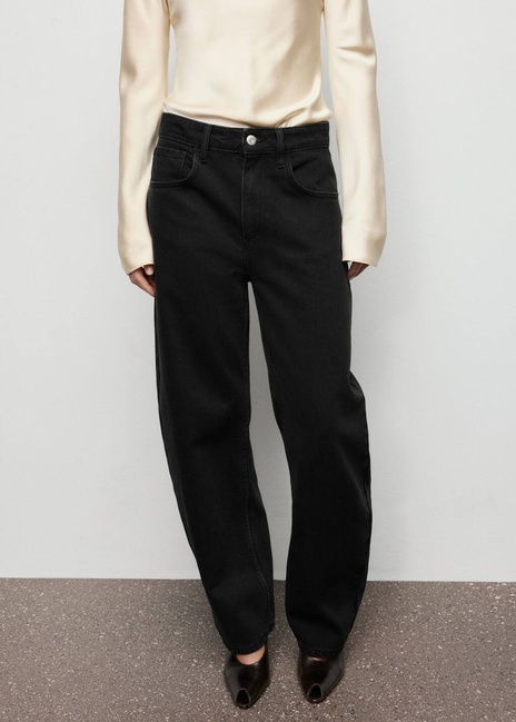 Фото ракурс 1 - Женские черные джинсы Mango артикул 17076361 TN 1 season