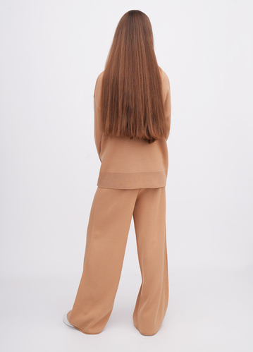 Фото ракурс 2 - Жіночі коричневі штани EQUILIBRI артикул W391 041 200 Mocco FW2025