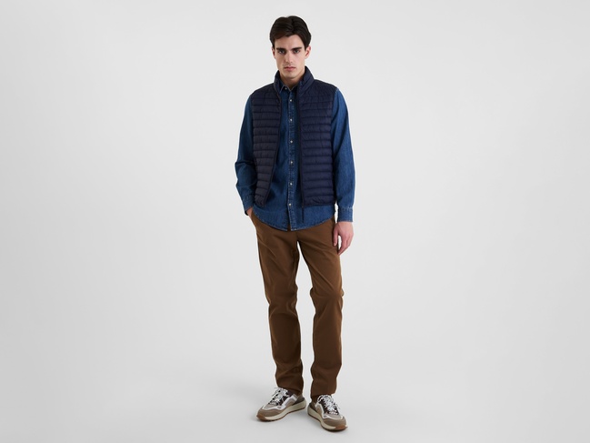 Чоловічий синій жилет Benetton артикул 2TWDUJ00P 016 25A Фото ракурс 5 - Чоловічий синій жилет Benetton артикул 2TWDUJ00P 016 25A