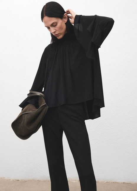 Фото ракурс 1 - Женская черная блузка Mango артикул 17057812 99 1 season